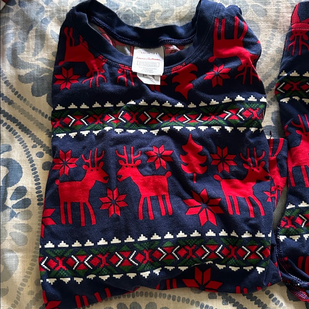 Hanna Andersson Navy and Red Festive Pajama Top